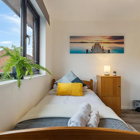 Cosy Canary Wharf House London Exterior photo