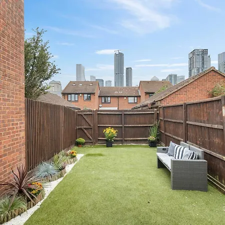 Cosy Canary Wharf House London Exterior photo