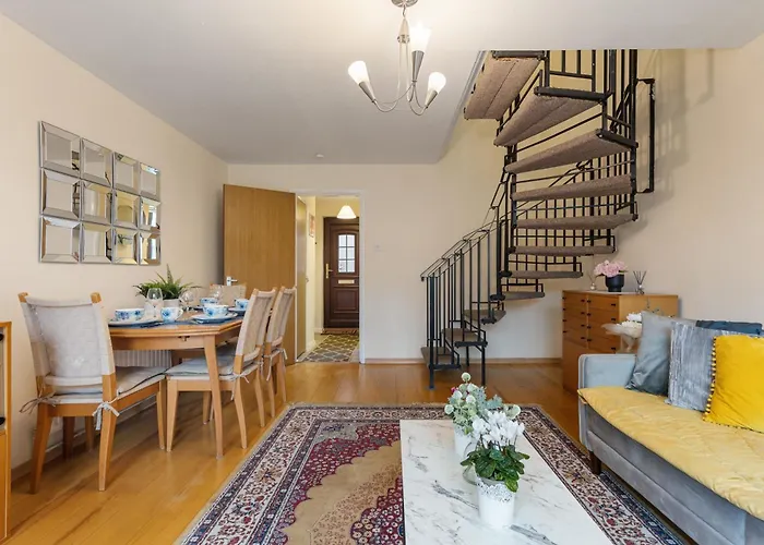 Cosy Canary Wharf House
